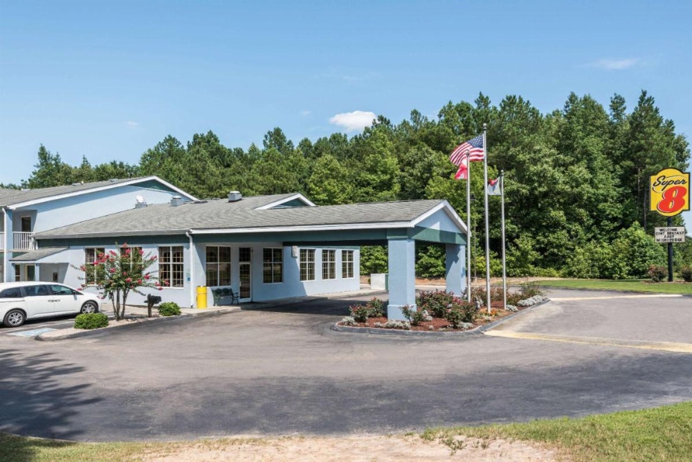 Super 8 by Wyndham Fayetteville